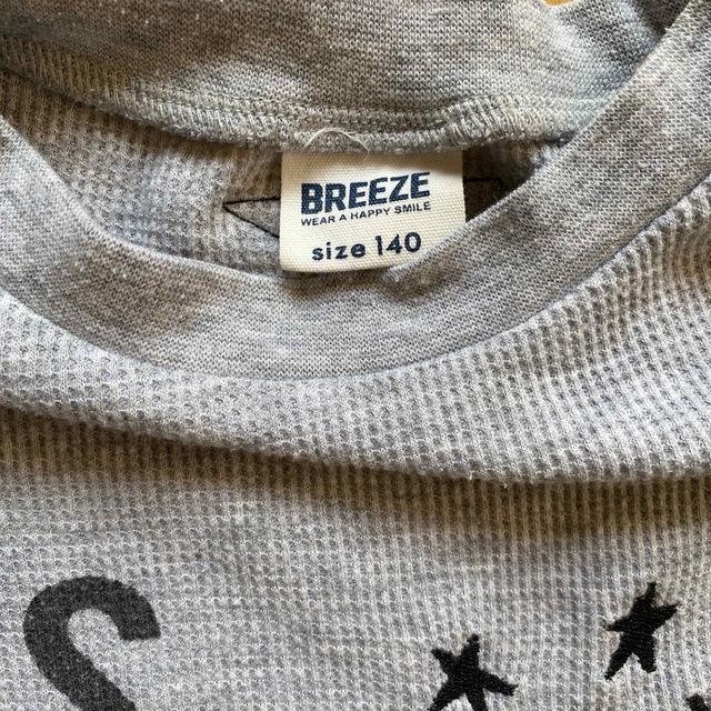 BREEZE(ブリーズ)のBREEZE ブリーズ　スターロゴ　Tシャツ  グレー　140センチ キッズ/ベビー/マタニティのキッズ服男の子用(90cm~)(Tシャツ/カットソー)の商品写真