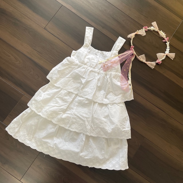 H&M(エイチアンドエム)の未着用　H＆M レース　ワンピース　3〜4y キッズ/ベビー/マタニティのキッズ服女の子用(90cm~)(ワンピース)の商品写真