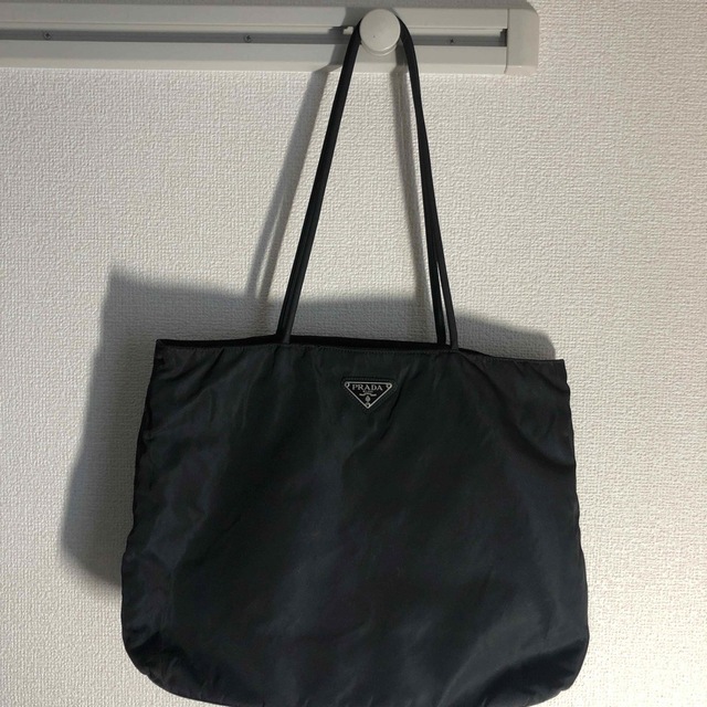 PRADA(プラダ)のプラダ　ナイロントート　黒 レディースのバッグ(トートバッグ)の商品写真