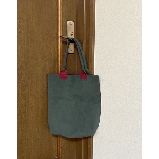 新品・未使用❗️ 綺麗なグリーン　 スエードトートバック❣️ レディースのバッグ(トートバッグ)の商品写真
