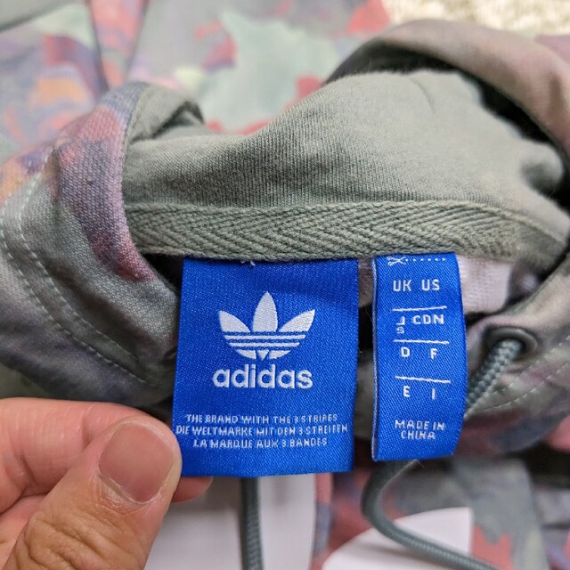 Originals（adidas）(オリジナルス)のアディダスオリジナルス　総柄パーカー　サイズS メンズのトップス(パーカー)の商品写真