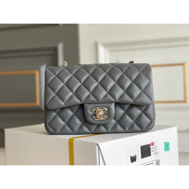 CHANELシャネル 22A グレー ミニマトラッセ ラムスキン