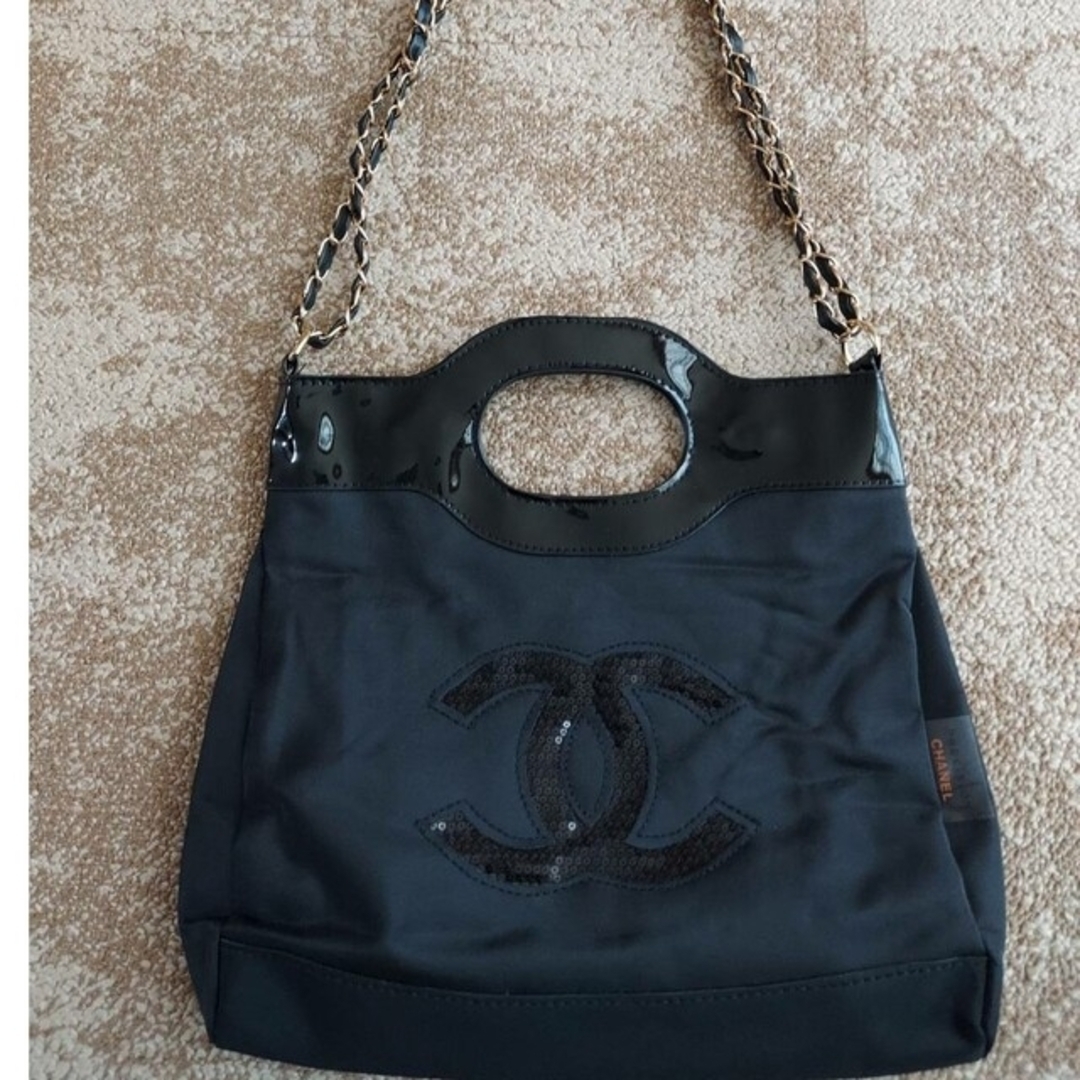 CHANEL(シャネル)のCHANEL プレシジョン ノベルティーバッグ レディースのバッグ(ショルダーバッグ)の商品写真