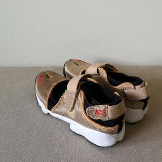 ナイキ エアリフト(ゴールド/金色系)の通販 300点以上 | NIKEを買う