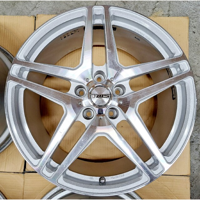 売り出し値下げ TWS ホイール 8.5J 18 114.3 トヨタ スバル レクサス