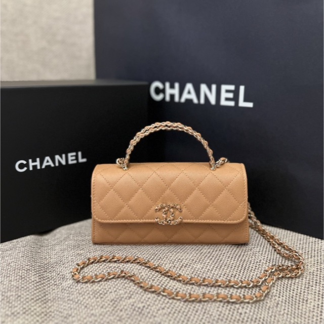 シャネルCHANEL19 新品未使用フォン　トップハンドルショルダーバッグ