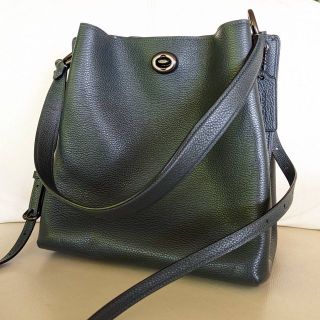 コーチ(COACH)の【お値下げ】COACH グリーン チャーリー バケット クロスボディー(ショルダーバッグ)