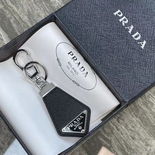 プラダ キーリングの通販 2,000点以上 | PRADAを買うならラクマ