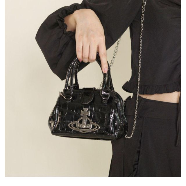 期間限定】 マラソン期間 最大2000円引き 断捨離!Vivienne Westwood