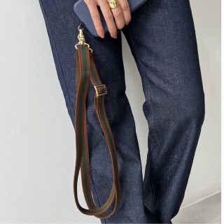 アパルトモンドゥーズィエムクラス(L'Appartement DEUXIEME CLASSE)のL'Appartement   Phone Strap Holder(その他)