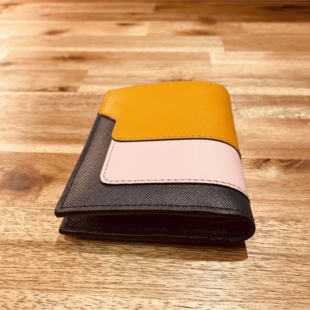 MARNI ミニウォレット マスタード×ネイビー×ピンク (箱、保存袋付き