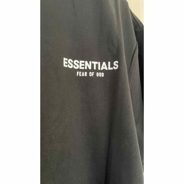 FEAR OF GOD(フィアオブゴッド)の【激レア】THEATER8 -神- × FOG ESSENTIALS コラボT メンズのトップス(Tシャツ/カットソー(半袖/袖なし))の商品写真