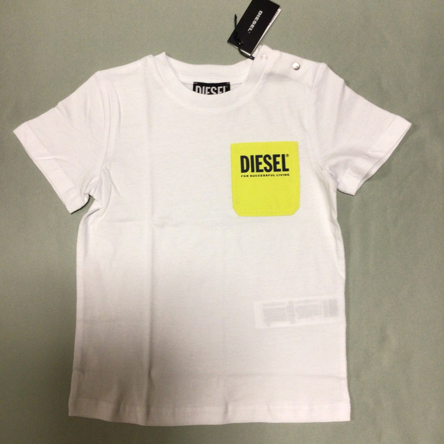 DIESEL(ディーゼル)の洗練されたデザイン　DIESEL　ポケットTシャツ　イエロー　12M　80cm キッズ/ベビー/マタニティのベビー服(~85cm)(Ｔシャツ)の商品写真