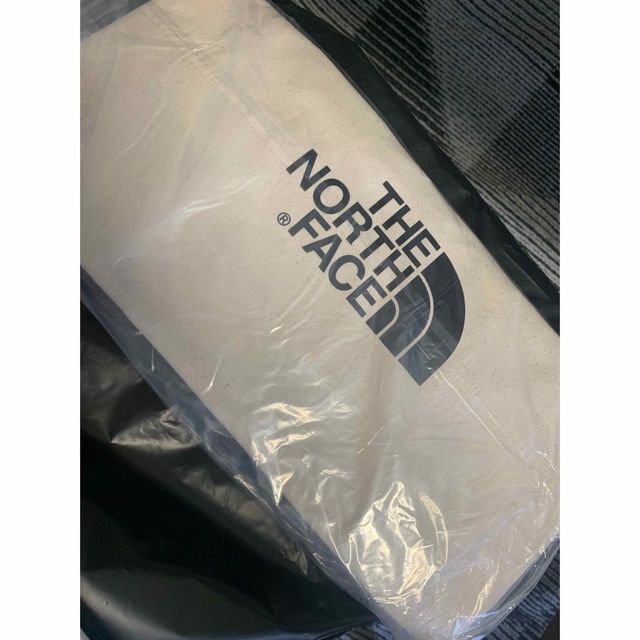 THE NORTH FACE(ザノースフェイス)の韓国ノースフェイスホワイトレーベルショルダーバッグTNFショッパーバッグ大容量 レディースのバッグ(ショルダーバッグ)の商品写真