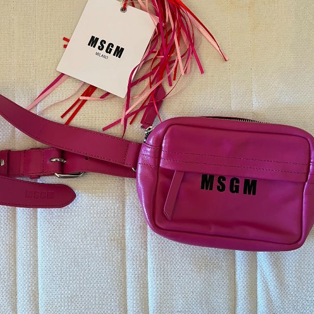 MSGM(エムエスジイエム)のMSGM　レザーウエストバック　ピンク レディースのバッグ(ボディバッグ/ウエストポーチ)の商品写真