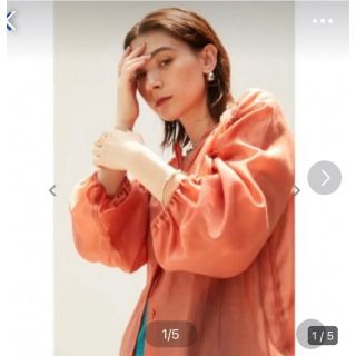 マウジー(moussy)の【新品・未使用】Crie conforto のシャーリングブラウズ(シャツ/ブラウス(長袖/七分))