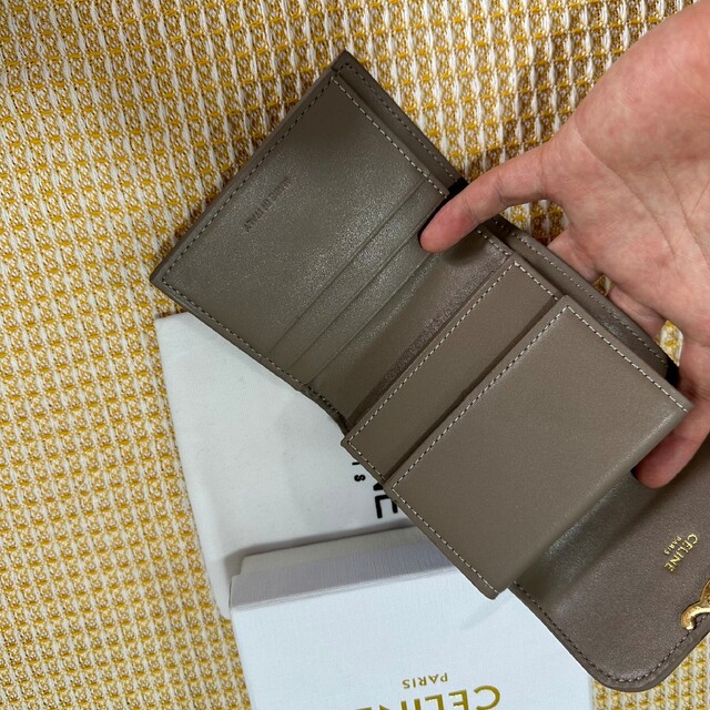 CELINE 財布 即購入ok 折り財布 | fmgmedialtd.com