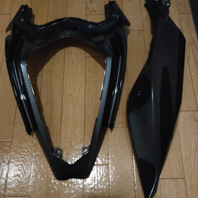 Ninja250 テールカウル　(左のみです)　新品