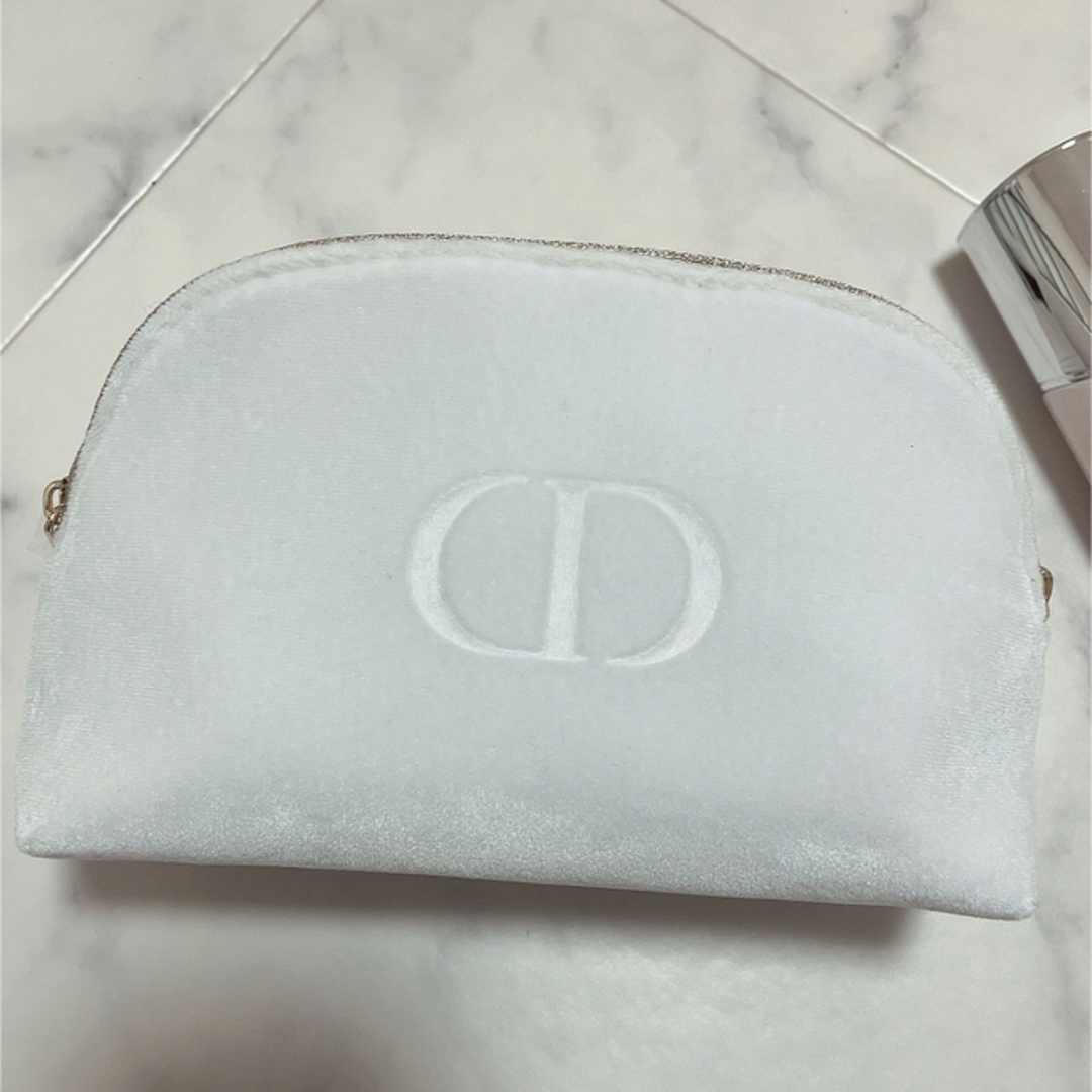 Dior(ディオール)のDior カプチュールトータルセラム ホリデーセット 新品未使用未開封 コスメ/美容のスキンケア/基礎化粧品(美容液)の商品写真