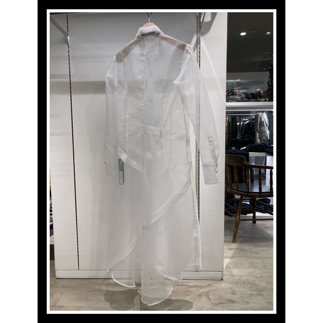 Yasuyuki Ishii - yasuyuki.ishii デザイン型ダーツ入り ロング Yasuyuki Ishii - yasuyuki.ishii デザイン型ダーツ入り ロング