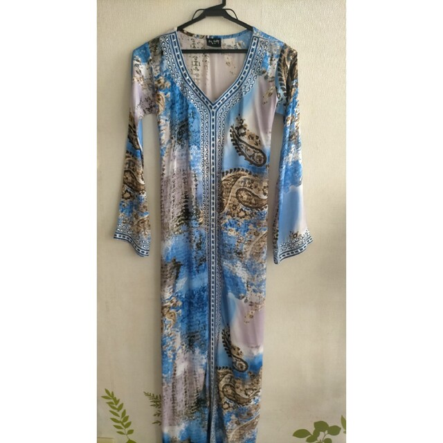 新品 ドバイ ガラベーヤ サテン ブルー レディースのフォーマル/ドレス(ロングドレス)の商品写真