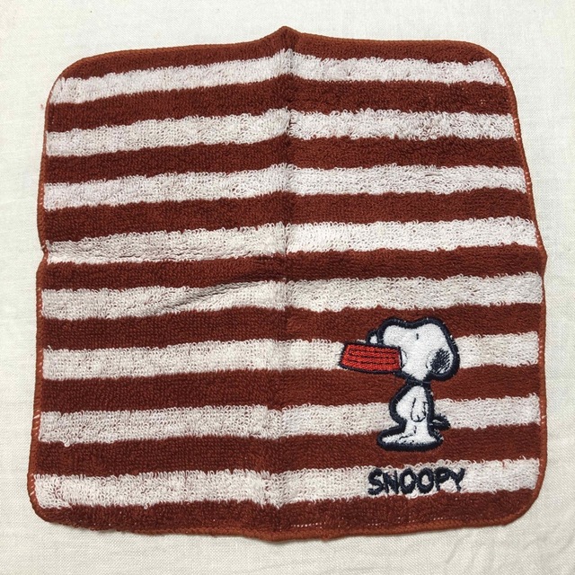 SNOOPY(スヌーピー)のスヌーピーハンドタオル☆新品未使用 レディースのファッション小物(ハンカチ)の商品写真