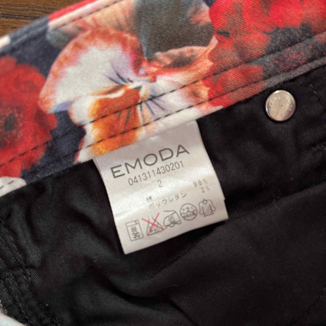 EMODA(エモダ)のEMODA スキニーパンツ レディースのパンツ(スキニーパンツ)の商品写真