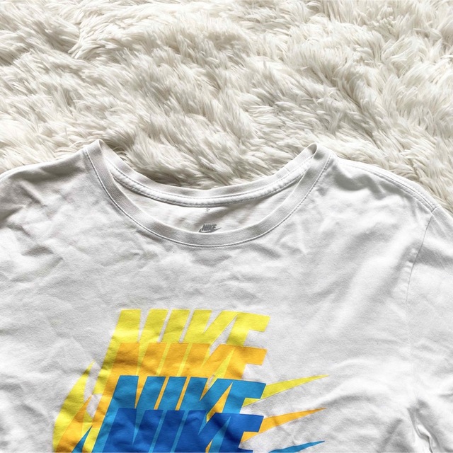 NIKE(ナイキ)のNIKE Tシャツ　ホワイト　スウォッシュ　マルチカラー　サイズL メンズのトップス(Tシャツ/カットソー(半袖/袖なし))の商品写真