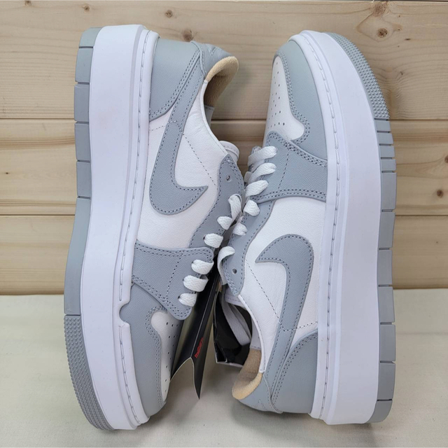 ナイキ WMNS エアジョーダン1 エレベートロー