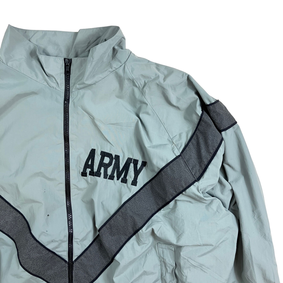 MILITARY(ミリタリー)のUS ARMY IPFU フィットネスジャケット トレーニング デッドストック メンズのジャケット/アウター(ナイロンジャケット)の商品写真