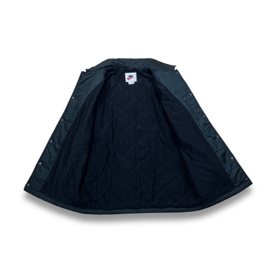 NIKE(ナイキ)の90s NIKE ナイキ ヴィンテージ中綿コーチジャケット 銀タグ ブラック 黒 メンズのジャケット/アウター(ブルゾン)の商品写真