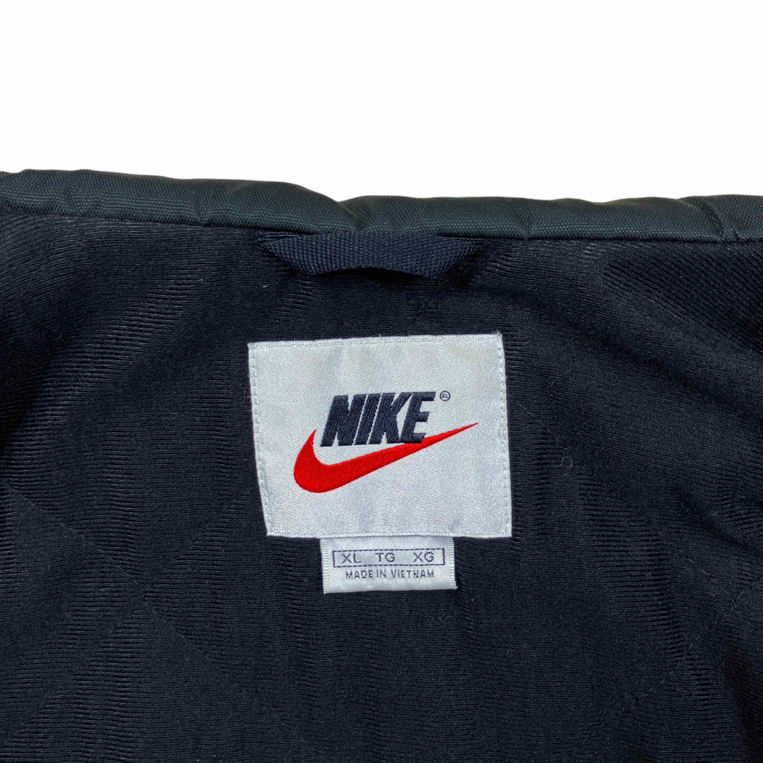 NIKE(ナイキ)の90s NIKE ナイキ ヴィンテージ中綿コーチジャケット 銀タグ ブラック 黒 メンズのジャケット/アウター(ブルゾン)の商品写真