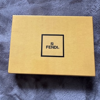 フェンディ(FENDI)のFendi 財布(折り財布)