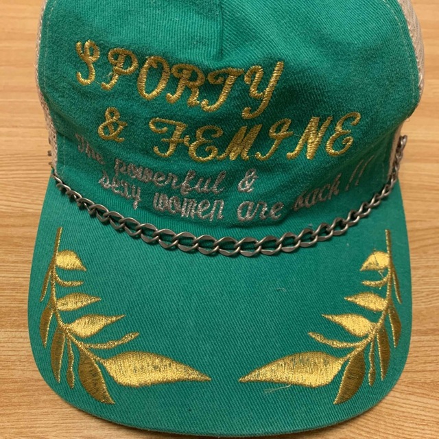キャップ　帽子　緑色グリーン　刺繍 レディースの帽子(キャップ)の商品写真