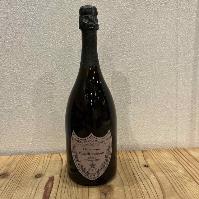 Dom Pérignon(ドンペリニヨン)の【未開栓】ドンペリ　1986年　750ml 希少！ 食品/飲料/酒の酒(シャンパン/スパークリングワイン)の商品写真