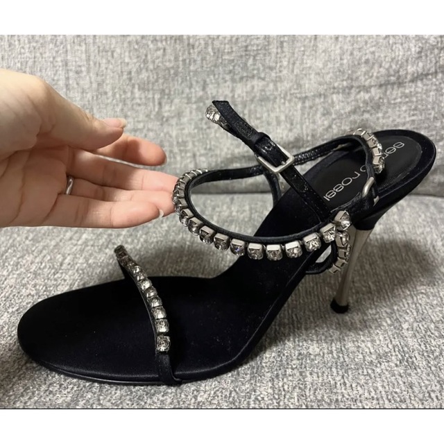 新品・未使用】セルジオロッシ ビジュー付きストラップサンダル