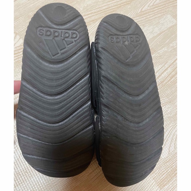 adidas(アディダス)の【美品】adidas サンダル キッズ/ベビー/マタニティのベビー靴/シューズ(~14cm)(サンダル)の商品写真