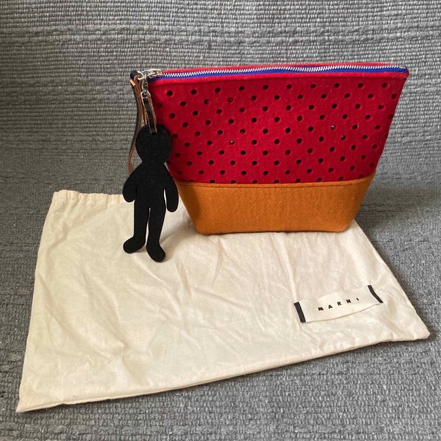 ☆新品・未使用☆MARNI チャーム付きフェルトポーチ