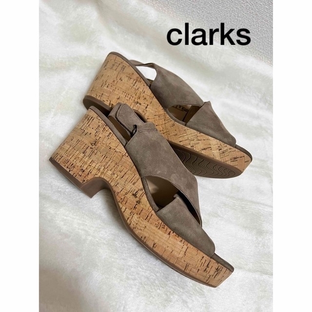 Clarks(クラークス)のclarks　クラークス   ウェッジソールサンダル 24cm ベージュ 本革 レディースの靴/シューズ(サンダル)の商品写真