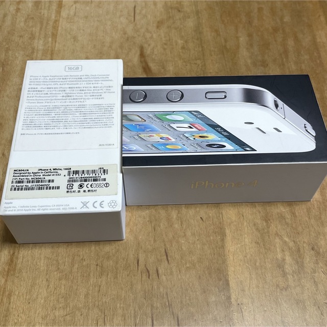 iPhone(アイフォーン)のiphone4  16GB   空箱　ステッカー付き！ スマホ/家電/カメラのスマホ/家電/カメラ その他(その他)の商品写真