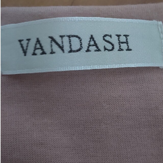 しまむら(シマムラ)のVANDASH ピンク 長袖薄手Tシャツ Vネック Lサイズ 未使用 新品 レディースのトップス(Tシャツ(長袖/七分))の商品写真