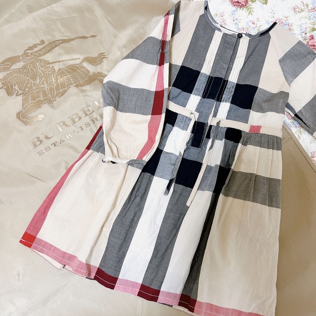 BURBERRY(バーバリー)の【最終お値下げ】　バーバリー　ワンピース　ドレス　100  105  キッズ/ベビー/マタニティのキッズ服女の子用(90cm~)(ワンピース)の商品写真