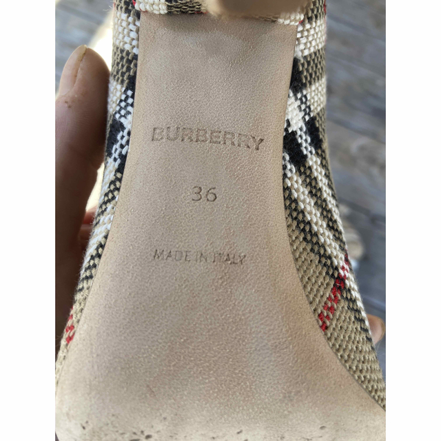 BURBERRY(バーバリー)のバーバリーハイヒール レディースの靴/シューズ(ハイヒール/パンプス)の商品写真