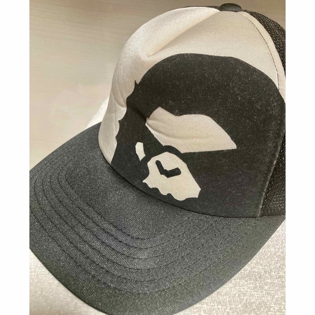 A BATHING APE(アベイシングエイプ)のAPE エイプ　メッシュキャップ　BAPE ベイプ メンズの帽子(キャップ)の商品写真