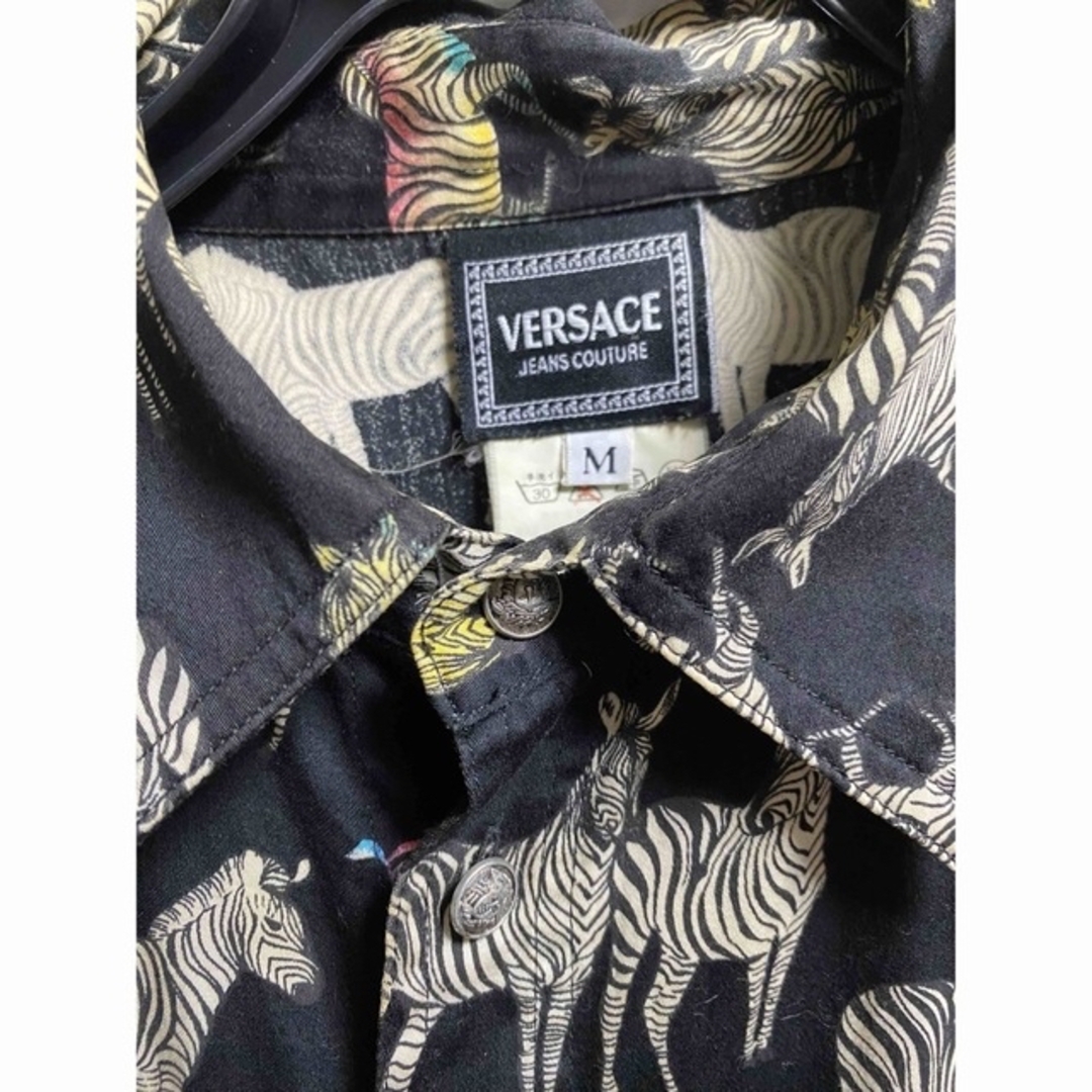 VERSACE(ヴェルサーチ)のVERSACE 総柄シャツM ネイビーゼブラ総柄メデューサボタン メンズのトップス(シャツ)の商品写真