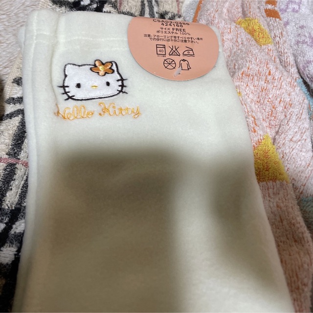 しまむら(シマムラ)の新品キティちゃんルームソックスセット レディースのレッグウェア(ソックス)の商品写真