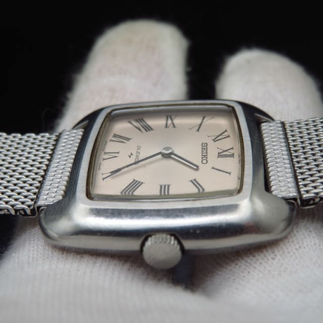 SEIKO - SEIKO シャリオ 手巻き腕時計 24J ローマン 2559の通販 SEIKO - SEIKO シャリオ 手巻き腕時計 24J ローマン 2559の通販