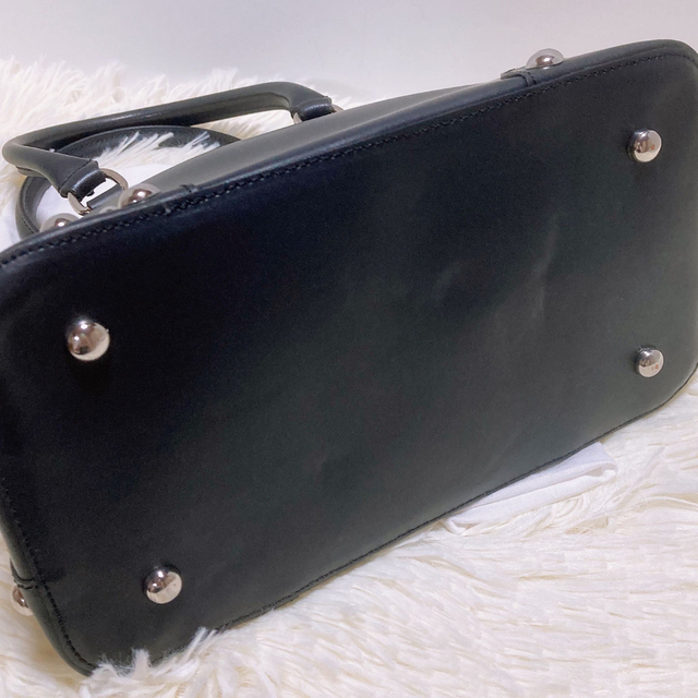 IACUCCI - IACUCCI スタッズ付きバッグの通販 by ゆう's shop
