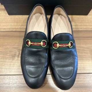 グッチ(Gucci)のウェブ付き ウィメンズ ローファー(ローファー/革靴)