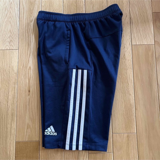 adidas(アディダス)のadidas 半ズボン ハーフパンツ 120 キッズ/ベビー/マタニティのキッズ服男の子用(90cm~)(パンツ/スパッツ)の商品写真